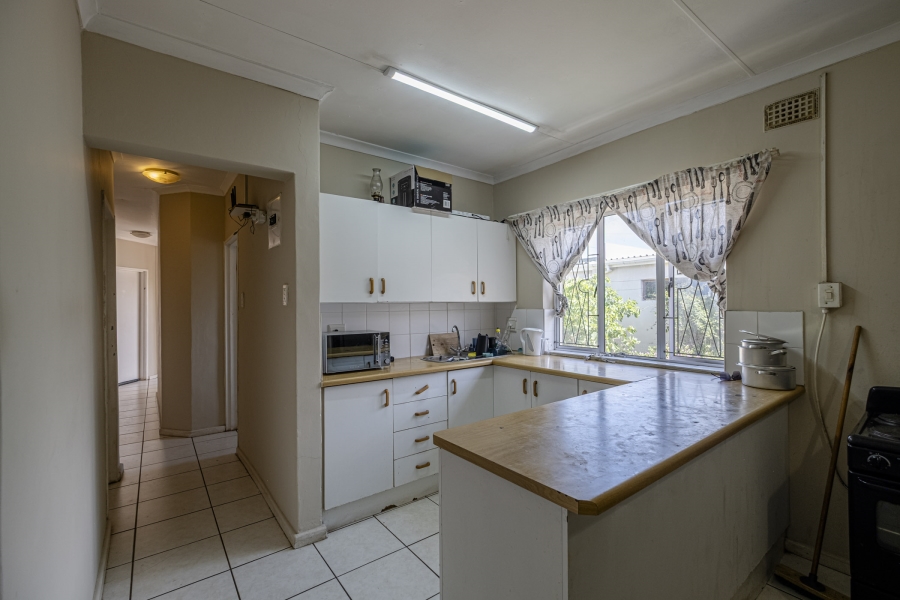 13 Bedroom Property for Sale in Summerstrand Eastern Cape